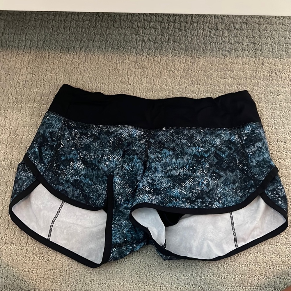 Size 4 LULU shorts!